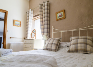 Hayloft | Cwmcrwth Farm & Holiday Cottages in Wales